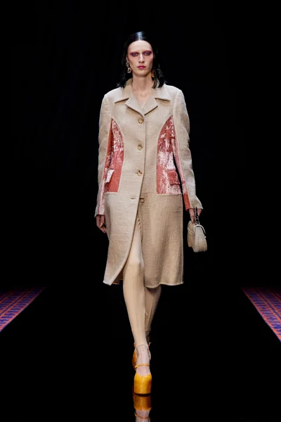 Look 46